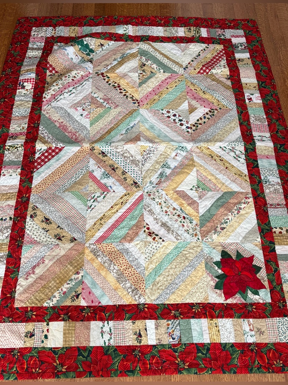 Handmade Christmas Patchwork Quilt Throw 67x49 String Pieced Poinsettia Holiday